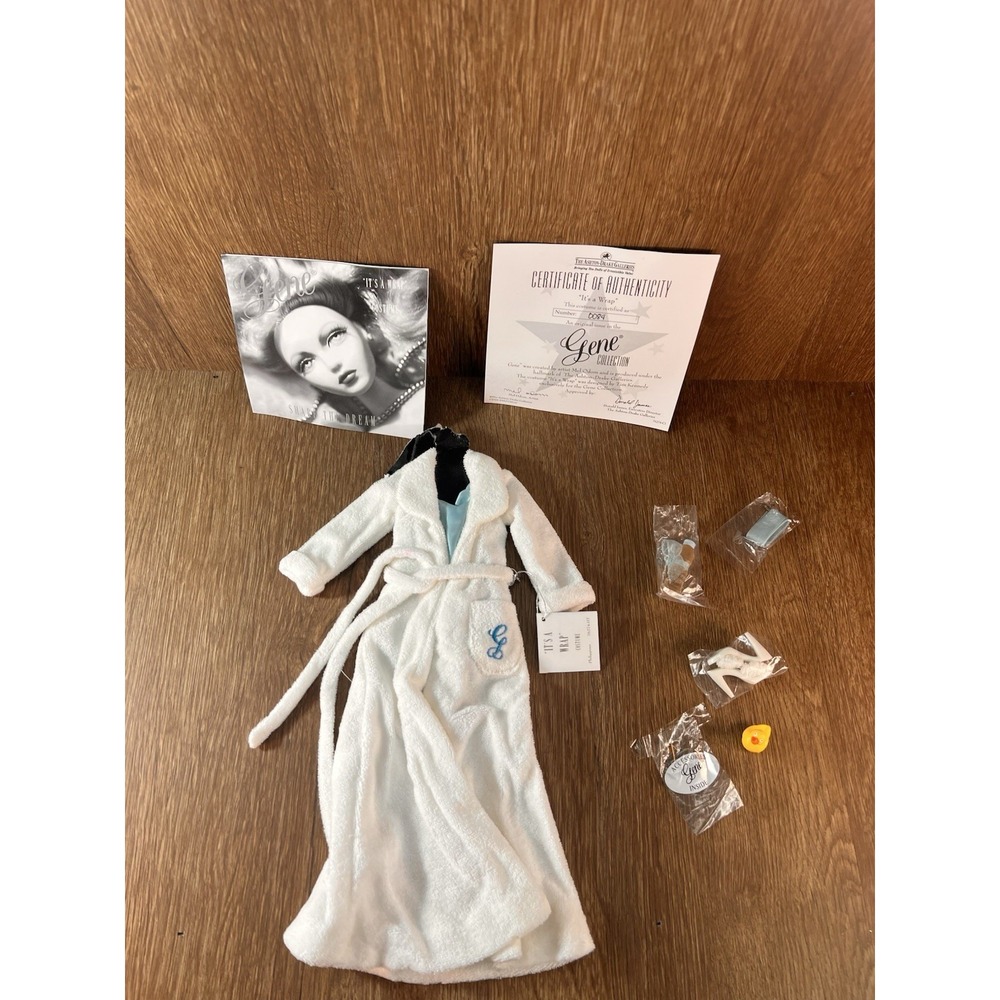 Ashton Drake Gene Marshall Its A Wrap Costume Set Tim Kennedy 76274-HT COA